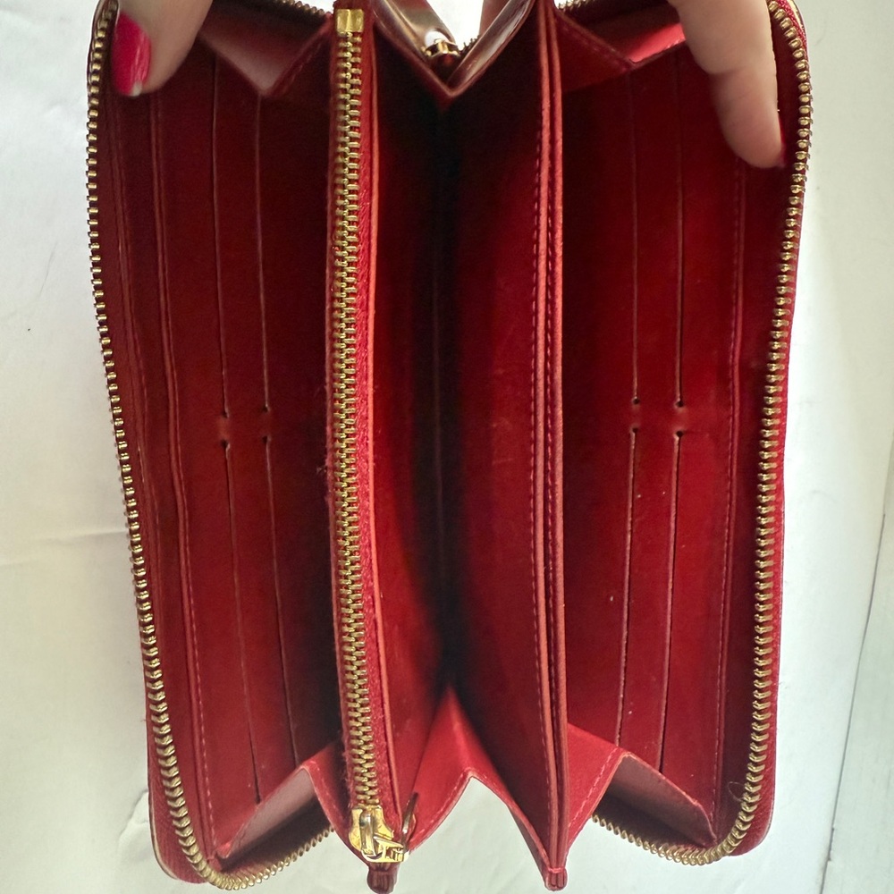 Authentic Louis Vuitton LV Red Vernis Leather Zippy Wallet - Picture 6 of 16